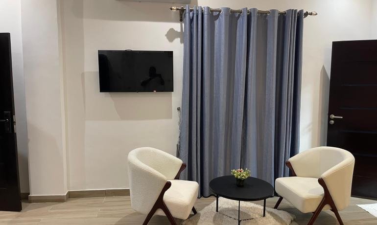 Chambre Dakar : L'Énergie Rayonnante du Sénégal 🌞🎶